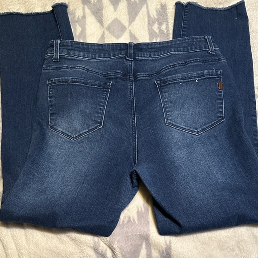 A58.    1822 Denim Women's Ankle Jeans in Dark Blue size 30